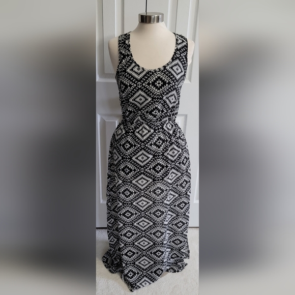 indulge Dresses & Skirts - Indulge Full Length Sleeveless Geo Dress, Women's, Black and White, Size Medium